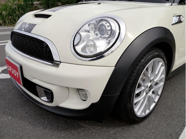 ＭＩＮＩ クーパーＳ　１６００ｃｃターボエンジン　６速オートマホワイトブラックツートンボディ　１７インチＡＷ　パドルシフト　ナビ　地デジＴＶ　記録簿　スペアキー（15枚目）