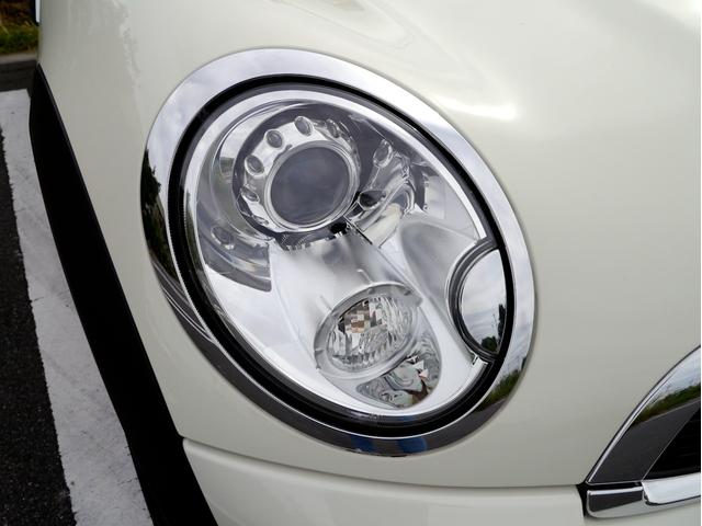 ＭＩＮＩ クーパーＳ　１６００ｃｃターボエンジン　６速オートマホワイトブラックツートンボディ　１７インチＡＷ　パドルシフト　ナビ　地デジＴＶ　記録簿　スペアキー（16枚目）