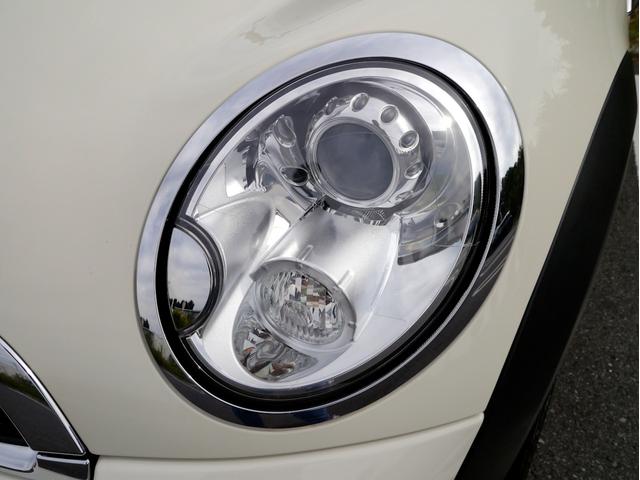 ＭＩＮＩ クーパーＳ　１６００ｃｃターボエンジン　６速オートマホワイトブラックツートンボディ　１７インチＡＷ　パドルシフト　ナビ　地デジＴＶ　記録簿　スペアキー（17枚目）
