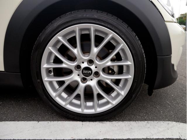 ＭＩＮＩ クーパーＳ　１６００ｃｃターボエンジン　６速オートマホワイトブラックツートンボディ　１７インチＡＷ　パドルシフト　ナビ　地デジＴＶ　記録簿　スペアキー（37枚目）