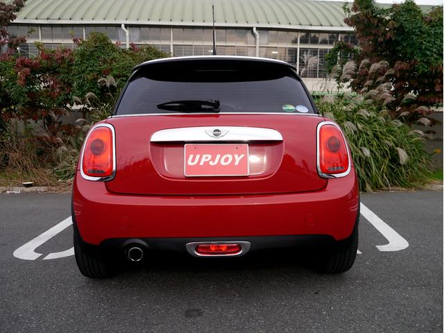 MINI ワン ワン 6速マニュアル車 ブレイジングレッドメタリック アイドリングストップ 記録簿 スペアキー(9枚目)