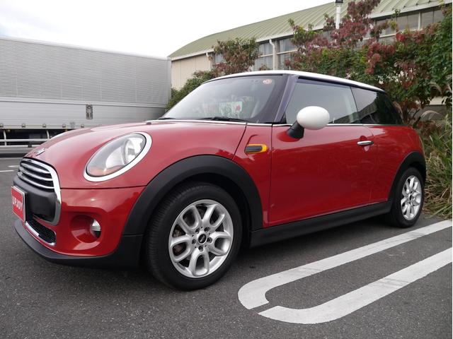 MINI ワン ワン 6速マニュアル車 ブレイジングレッドメタリック アイドリングストップ 記録簿 スペアキー(15枚目)