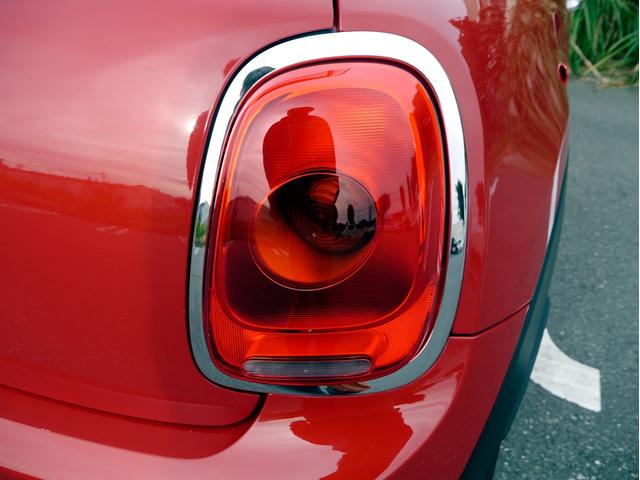 MINI ワン ワン 6速マニュアル車 ブレイジングレッドメタリック アイドリングストップ 記録簿 スペアキー(32枚目)