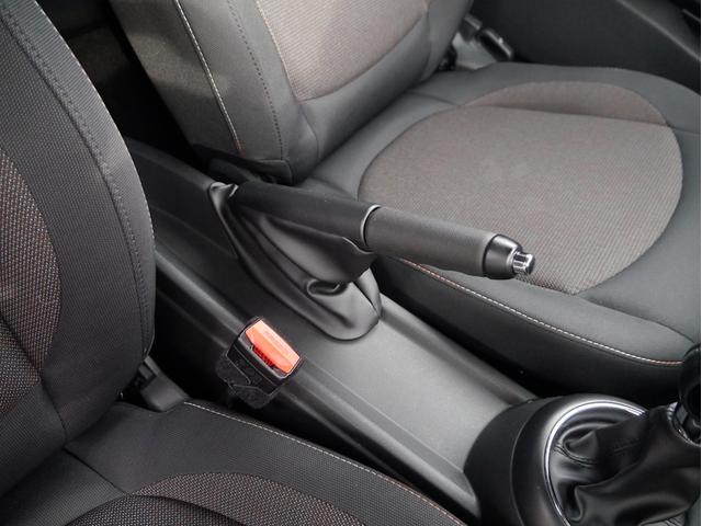 MINI ワン ワン 6速マニュアル車 ブレイジングレッドメタリック アイドリングストップ 記録簿 スペアキー(59枚目)