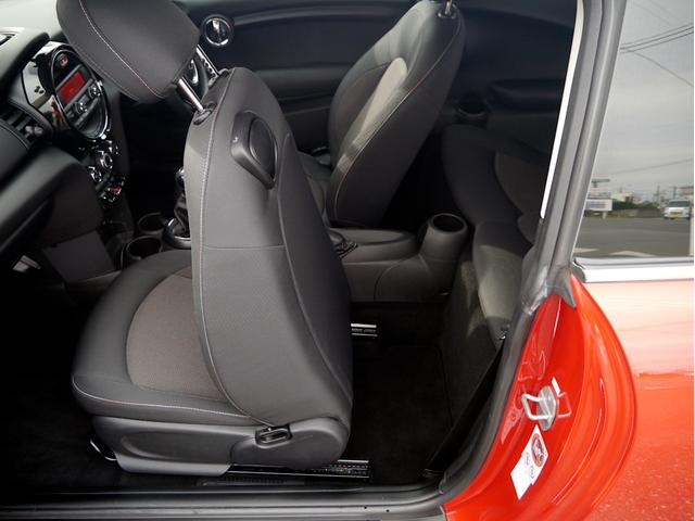 MINI ワン ワン 6速マニュアル車 ブレイジングレッドメタリック アイドリングストップ 記録簿 スペアキー(67枚目)