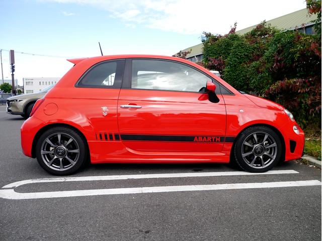 アバルト５９５ ベースグレード　１オーナー車　１４００ｃｃターボ　５速マニュアル　Ｌａｒｇｕｓ製車高調スペックＳ　調整式スタビリンク　車高調レンチ　レコードモンツァマフラー　スペアキー（6枚目）