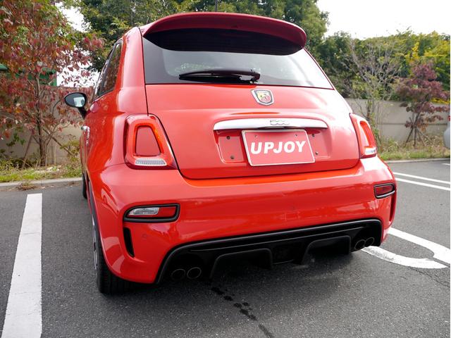 アバルト５９５ ベースグレード　１オーナー車　１４００ｃｃターボ　５速マニュアル　Ｌａｒｇｕｓ製車高調スペックＳ　調整式スタビリンク　車高調レンチ　レコードモンツァマフラー　スペアキー（8枚目）