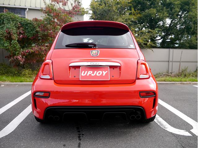 アバルト５９５ ベースグレード　１オーナー車　１４００ｃｃターボ　５速マニュアル　Ｌａｒｇｕｓ製車高調スペックＳ　調整式スタビリンク　車高調レンチ　レコードモンツァマフラー　スペアキー（9枚目）