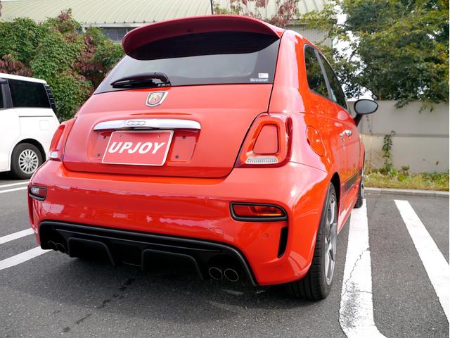 アバルト５９５ ベースグレード　１オーナー車　１４００ｃｃターボ　５速マニュアル　Ｌａｒｇｕｓ製車高調スペックＳ　調整式スタビリンク　車高調レンチ　レコードモンツァマフラー　スペアキー（10枚目）