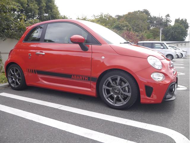 アバルト５９５ ベースグレード　１オーナー車　１４００ｃｃターボ　５速マニュアル　Ｌａｒｇｕｓ製車高調スペックＳ　調整式スタビリンク　車高調レンチ　レコードモンツァマフラー　スペアキー（11枚目）