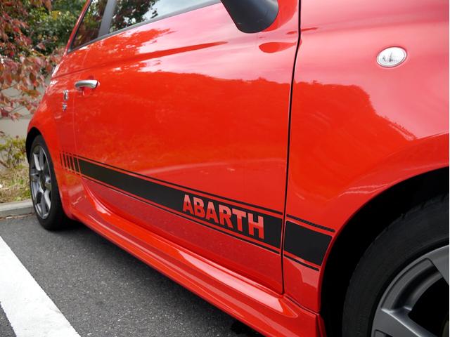 アバルト５９５ ベースグレード　１オーナー車　１４００ｃｃターボ　５速マニュアル　Ｌａｒｇｕｓ製車高調スペックＳ　調整式スタビリンク　車高調レンチ　レコードモンツァマフラー　スペアキー（23枚目）