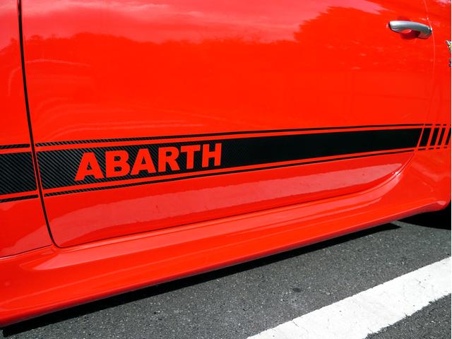 アバルト５９５ ベースグレード　１オーナー車　１４００ｃｃターボ　５速マニュアル　Ｌａｒｇｕｓ製車高調スペックＳ　調整式スタビリンク　車高調レンチ　レコードモンツァマフラー　スペアキー（37枚目）