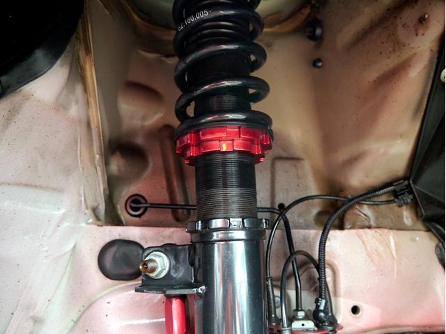 アバルト５９５ ベースグレード　１オーナー車　１４００ｃｃターボ　５速マニュアル　Ｌａｒｇｕｓ製車高調スペックＳ　調整式スタビリンク　車高調レンチ　レコードモンツァマフラー　スペアキー（40枚目）