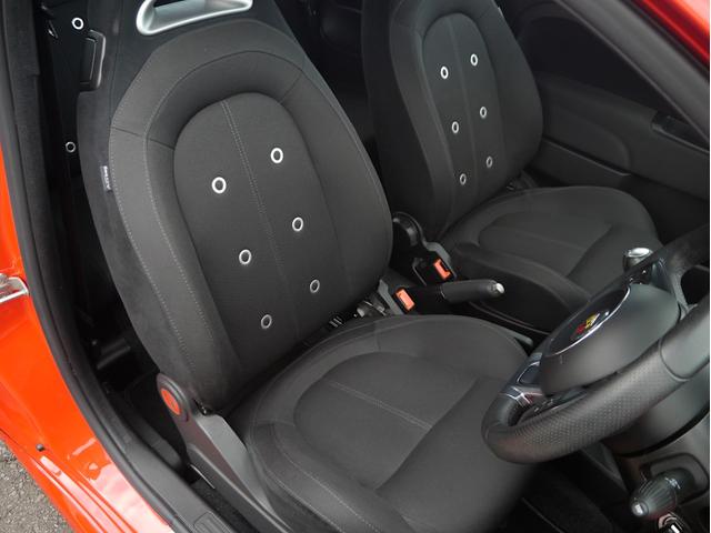 アバルト５９５ ベースグレード　１オーナー車　１４００ｃｃターボ　５速マニュアル　Ｌａｒｇｕｓ製車高調スペックＳ　調整式スタビリンク　車高調レンチ　レコードモンツァマフラー　スペアキー（47枚目）