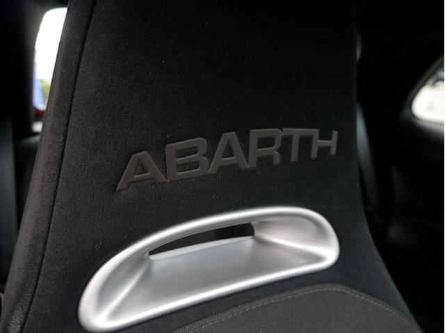 アバルト５９５ ベースグレード　１オーナー車　１４００ｃｃターボ　５速マニュアル　Ｌａｒｇｕｓ製車高調スペックＳ　調整式スタビリンク　車高調レンチ　レコードモンツァマフラー　スペアキー（50枚目）