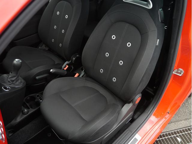 アバルト５９５ ベースグレード　１オーナー車　１４００ｃｃターボ　５速マニュアル　Ｌａｒｇｕｓ製車高調スペックＳ　調整式スタビリンク　車高調レンチ　レコードモンツァマフラー　スペアキー（54枚目）