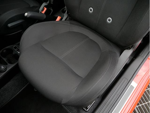 アバルト５９５ ベースグレード　１オーナー車　１４００ｃｃターボ　５速マニュアル　Ｌａｒｇｕｓ製車高調スペックＳ　調整式スタビリンク　車高調レンチ　レコードモンツァマフラー　スペアキー（55枚目）