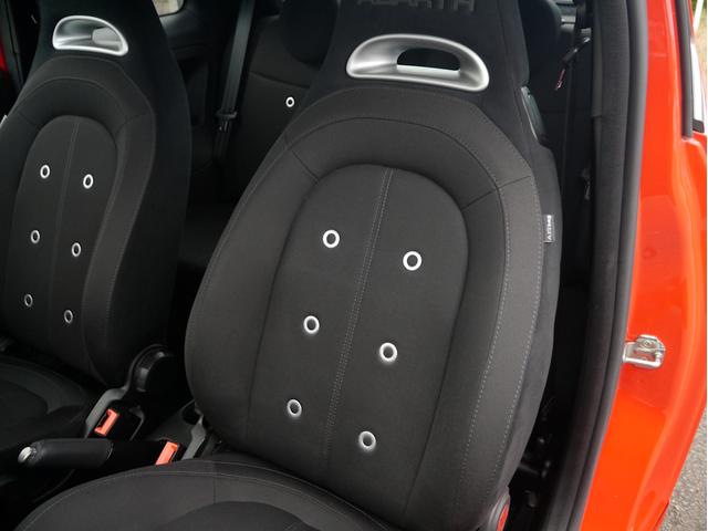 アバルト５９５ ベースグレード　１オーナー車　１４００ｃｃターボ　５速マニュアル　Ｌａｒｇｕｓ製車高調スペックＳ　調整式スタビリンク　車高調レンチ　レコードモンツァマフラー　スペアキー（56枚目）