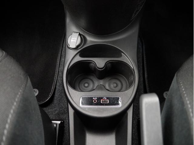 アバルト５９５ ベースグレード　１オーナー車　１４００ｃｃターボ　５速マニュアル　Ｌａｒｇｕｓ製車高調スペックＳ　調整式スタビリンク　車高調レンチ　レコードモンツァマフラー　スペアキー（64枚目）