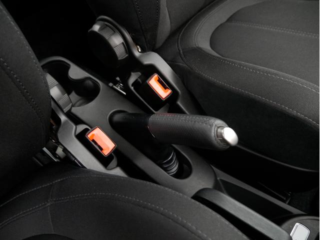 アバルト５９５ ベースグレード　１オーナー車　１４００ｃｃターボ　５速マニュアル　Ｌａｒｇｕｓ製車高調スペックＳ　調整式スタビリンク　車高調レンチ　レコードモンツァマフラー　スペアキー（65枚目）