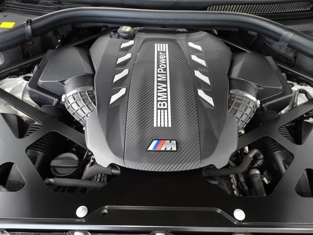 Ｘ５ Ｍ コンペティション　２１インチＭライトアロイホイール　ブラックメリノレザー　ヘッドアップディスプレイ　ハーマンカードンサラウンドシステム　アクティブクルーズコントロール　フロントサイドリヤカメラ　ＴＶファンクション（13枚目）