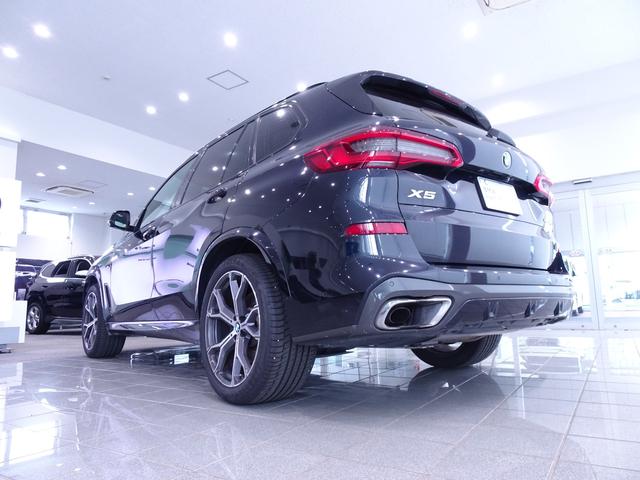 Ｘ５ ｘＤｒｉｖｅ　３５ｄ　Ｍスポーツ　２１インチＭライトアロイホイール　ブラックヴァーネスカレザー　パノラマガラスサンルーフ　ヘッドアップディスプレイ　アクティブクルーズコントロール　フロントサイドリヤカメラ　ＴＶファンクション（39枚目）