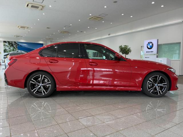 ３シリーズ ３２０ｄ　ｘＤｒｉｖｅ　Ｍスポーツ　全国２年保証、レザーシート、ＬＥＤヘッドライト、パワーリアゲート、１８インチアルミホイール、ＡＣＣ（4枚目）