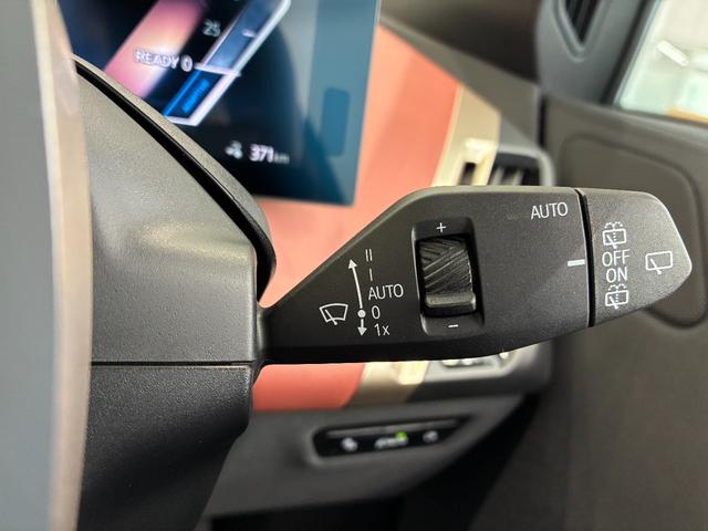 ｉＸ ｘＤｒｉｖｅ　４０　全国２年保証、パノラマスカイラウンジルーフ、レザーシート、ＬＥＤヘッドライト、２１インチアルミホイール、ＡＣＣ（17枚目）