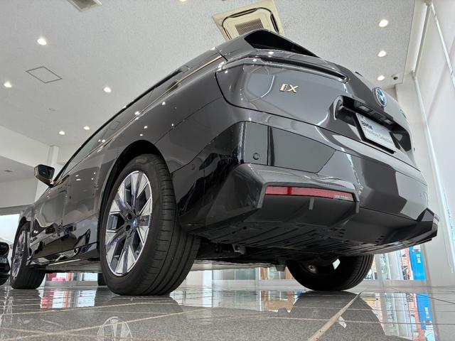 ｉＸ ｘＤｒｉｖｅ　４０　全国２年保証、パノラマスカイラウンジルーフ、レザーシート、ＬＥＤヘッドライト、２１インチアルミホイール、ＡＣＣ（39枚目）