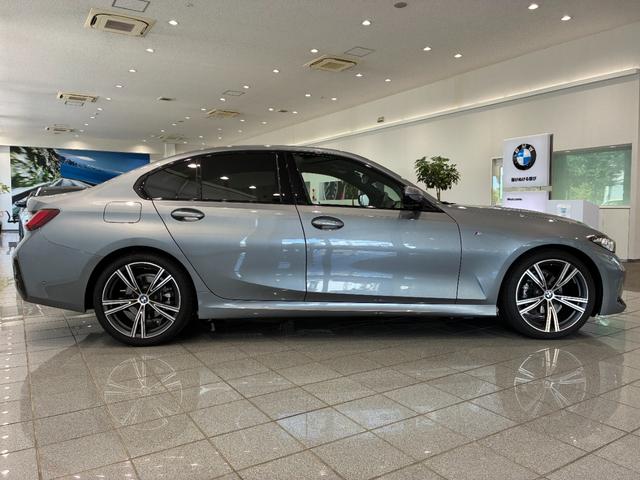 ３シリーズ ３１８ｉ　Ｍスポーツ　エディションシャドー　全国２年保証、ハーフレザーシート、パワーリアゲート、ＬＥＤヘッドライト、１９インチアルミホイール、ＡＣＣ（4枚目）