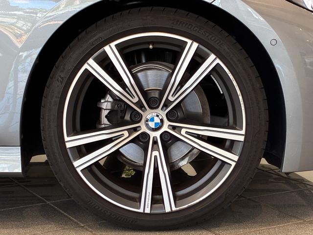 ３シリーズ ３１８ｉ　Ｍスポーツ　エディションシャドー　全国２年保証、ハーフレザーシート、パワーリアゲート、ＬＥＤヘッドライト、１９インチアルミホイール、ＡＣＣ（6枚目）