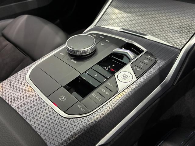 ３シリーズ ３１８ｉ　Ｍスポーツ　エディションシャドー　全国２年保証、ハーフレザーシート、ＬＥＤヘッドライト、パワーリアゲート、１９インチアルミホイール、ＡＣＣ（7枚目）