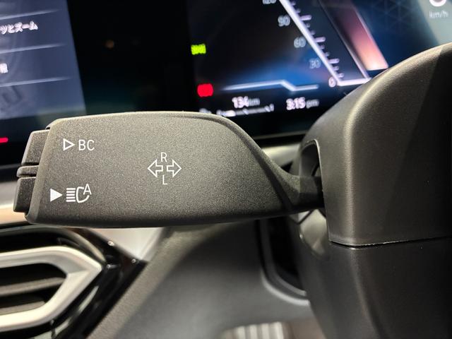 ３シリーズ ３１８ｉ　Ｍスポーツ　エディションシャドー　全国２年保証、ハーフレザーシート、ＬＥＤヘッドライト、パワーリアゲート、１９インチアルミホイール、ＡＣＣ（16枚目）