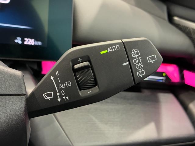 ｉ５ ｅＤｒｉｖｅ　４０ツーリング　Ｍスポーツ　全国２年保証、パノラマガラスサンルーフ、ハーフレザーシート、フルセグＴＶチューナー、２０インチアルミホイール（17枚目）