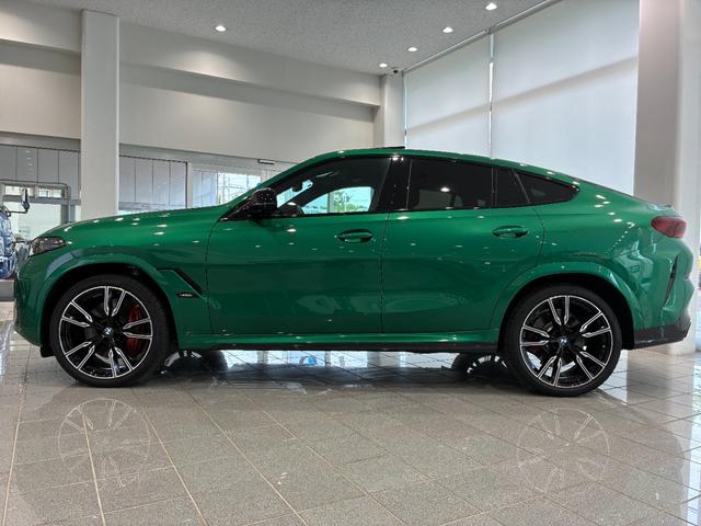 Ｘ６ Ｍ６０ｉ　ｘＤｒｉｖｅ　全国２年保証、ガラスサンルーフ、レザーシート、フルセグＴＶチューナー、ＬＥＤヘッドライト、２２インチアルミホイール、ＡＣＣ（5枚目）