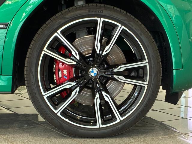 Ｘ６ Ｍ６０ｉ　ｘＤｒｉｖｅ　全国２年保証、ガラスサンルーフ、レザーシート、フルセグＴＶチューナー、ＬＥＤヘッドライト、２２インチアルミホイール、ＡＣＣ（6枚目）