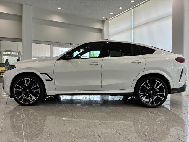 Ｘ６ Ｍ６０ｉ　ｘＤｒｉｖｅ　全国２年保証、パノラマガラスサンルーフ、レザーシート、フルセグＴＶチューナー、２２インチアルミホイール、ＡＣＣ（5枚目）