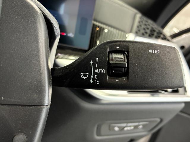 Ｘ６ Ｍ６０ｉ　ｘＤｒｉｖｅ　全国２年保証、パノラマガラスサンルーフ、レザーシート、フルセグＴＶチューナー、２２インチアルミホイール、ＡＣＣ（17枚目）