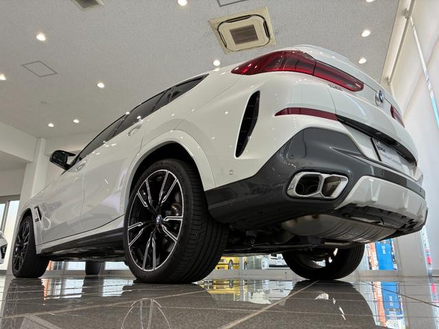 Ｘ６ Ｍ６０ｉ　ｘＤｒｉｖｅ　全国２年保証、パノラマガラスサンルーフ、レザーシート、フルセグＴＶチューナー、２２インチアルミホイール、ＡＣＣ（39枚目）