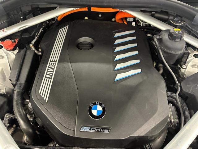 Ｘ５ ｘＤｒｉｖｅ　４５ｅ　Ｍスポーツ　全国２年保証　ブラックヴァーネスカレザー　ヘッドアップディスプレイ　フロントベンチレーションシート　フロントサイドリヤカメラ　アクティブクルーズコントロール　ＴＶファンクション　コンフォートアクセス（13枚目）