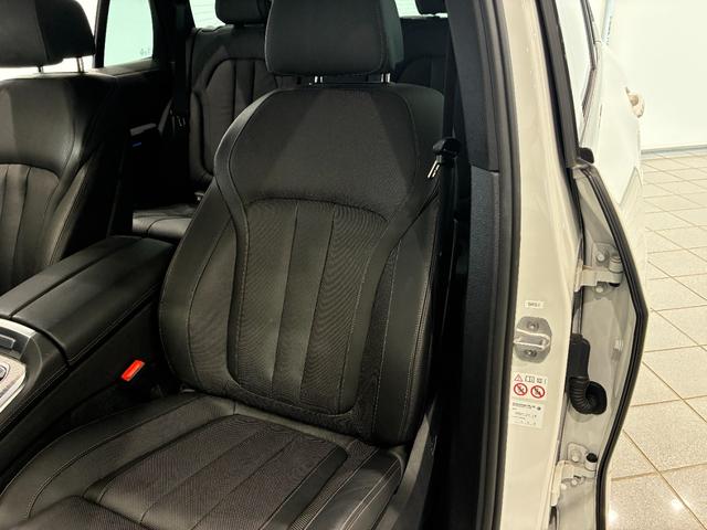 Ｘ５ ｘＤｒｉｖｅ　４５ｅ　Ｍスポーツ　全国２年保証　ブラックヴァーネスカレザー　ヘッドアップディスプレイ　フロントベンチレーションシート　フロントサイドリヤカメラ　アクティブクルーズコントロール　ＴＶファンクション　コンフォートアクセス（24枚目）
