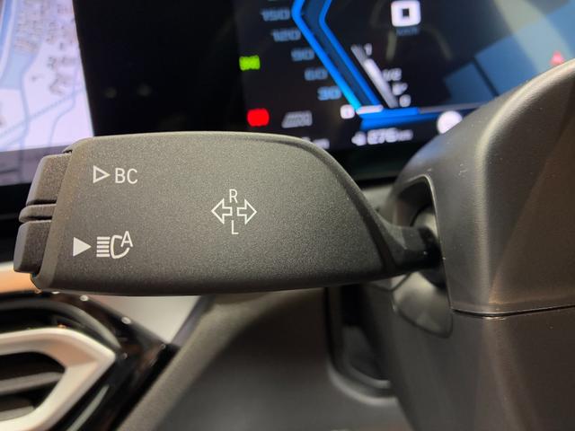 Ｍ２ ベースグレード　全国２年保証、レザーシート、ＬＥＤヘッドライト、２０インチアルミホイール、ＡＣＣ（16枚目）