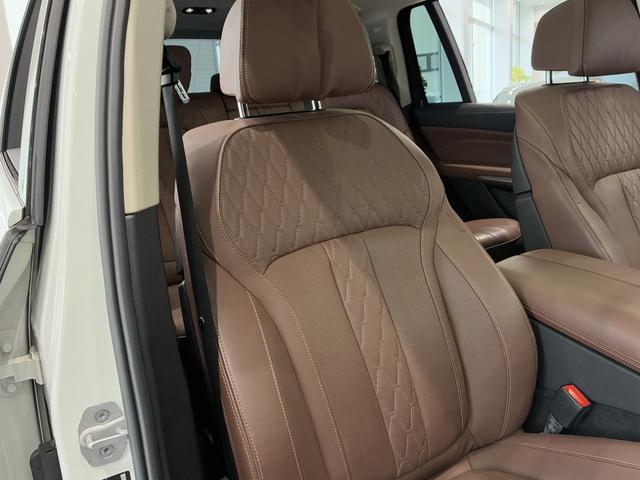 Ｘ７ ｘＤｒｉｖｅ　４０ｄエクセレンス　全国２年保証、３列シート、パノラマガラスサンルーフ、レザーシート、フルセグＴＶチューナー、ＬＥＤヘッドライト、２１インチアルミホイール、ＡＣＣ（24枚目）