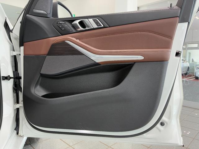 Ｘ７ ｘＤｒｉｖｅ　４０ｄエクセレンス　全国２年保証、３列シート、パノラマガラスサンルーフ、レザーシート、フルセグＴＶチューナー、ＬＥＤヘッドライト、２１インチアルミホイール、ＡＣＣ（32枚目）