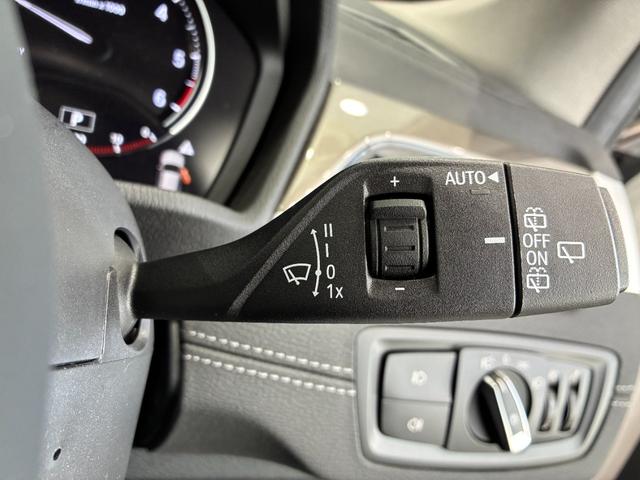 Ｘ１ ｘＤｒｉｖｅ　１８ｄ　ｘライン　全国２年保証、ハーフレザーシート、パワーリアゲート、ＬＥＤヘッドライト、１８インチアルミホイール、ＡＣＣ（17枚目）