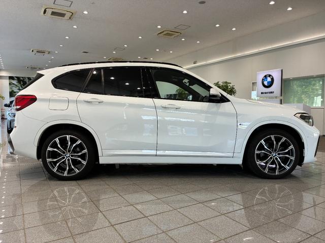 Ｘ１ ｘＤｒｉｖｅ　１８ｄ　Ｍスポーツ　全国２年保証、ハーフレザーシート、パワーリアゲート、ＬＥＤヘッドライト、１９インチアルミホイール、ＡＣＣ（4枚目）