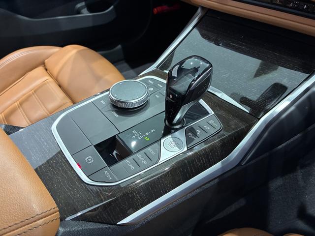 ３シリーズ ３２０ｄ　ｘＤｒｉｖｅツーリングＭスポツＥＤジョイ＋　全国２年保証、レザーシート、パワーリアゲート、ＬＥＤヘッドライト、１８インチアルミホイール、ＡＣＣ（7枚目）
