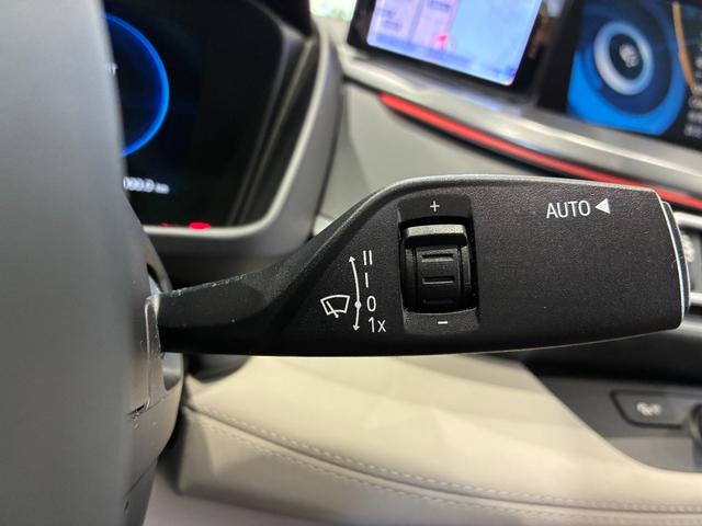 ｉ８ ベースグレード　全国１年保証、レザーシート、ＬＥＤヘッドライト、２０インチアルミホイール、ＡＣＣ、ＥＴＣ（18枚目）
