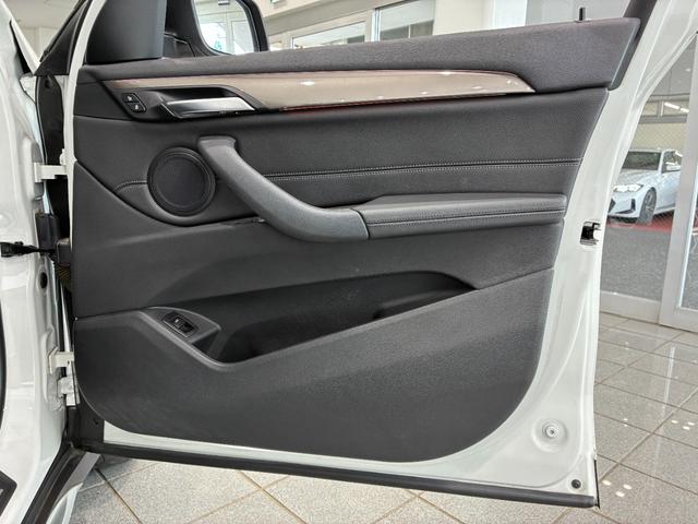 Ｘ１ ｘＤｒｉｖｅ　１８ｄ　全国２年保証　ハーフレザーシート　パワーリアゲート、ＬＥＤヘッドライト　１８インチアルミホイール　ＥＴＣ（30枚目）