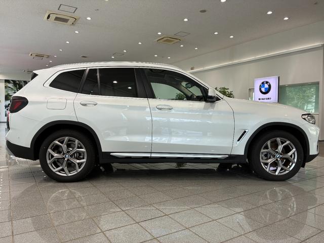 Ｘ３ ｘＤｒｉｖｅ　２０ｄ　全国２年保証　レザーシート　パノラマガラスサンルーフ　フルセグＴＶチューナー　ＬＥＤヘッドライト　１９インチアルミホイール　ＡＣＣ（4枚目）